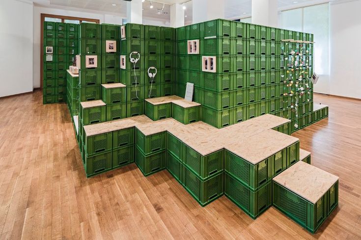 yalla yalla! stacks vegetable crates for exhibition in germany (1) yalla yalla! stacks vegetable crates for exhibition in germany (1)